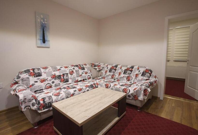 سوییت لوکس, Apartmani Brocat