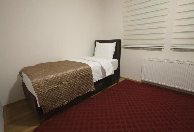 سوییت لوکس, Apartmani Brocat