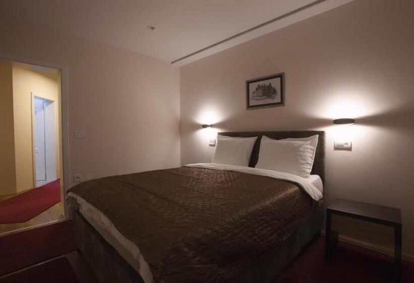 سوییت لوکس, Apartmani Brocat