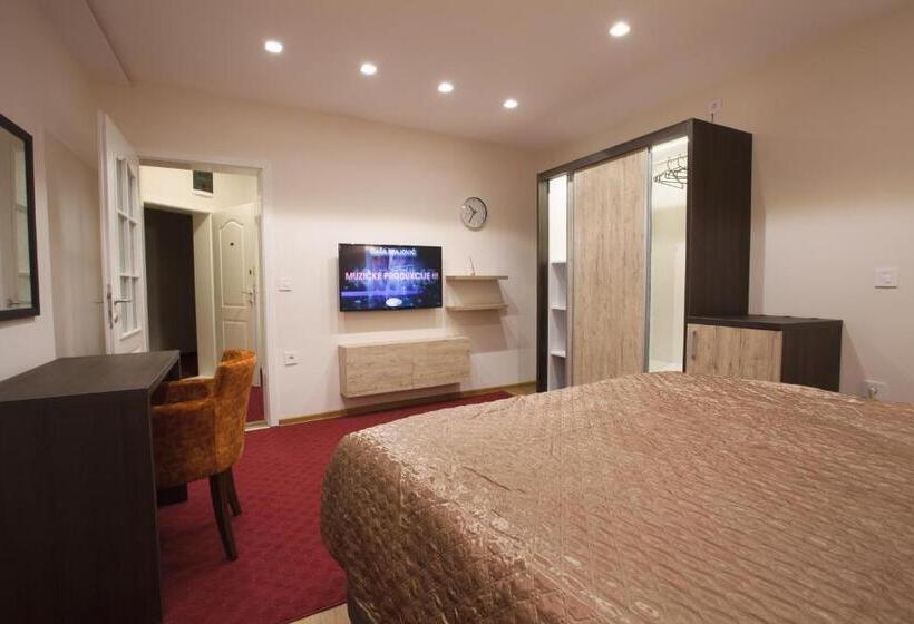 اتاق استاندارد با بالکن, Apartmani Brocat