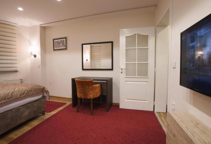 اتاق استاندارد با بالکن, Apartmani Brocat