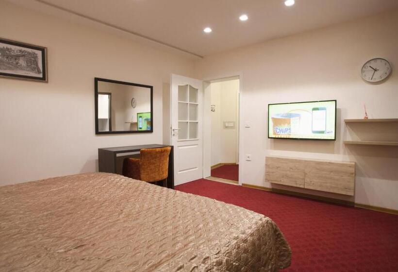 اتاق استاندارد با بالکن, Apartmani Brocat