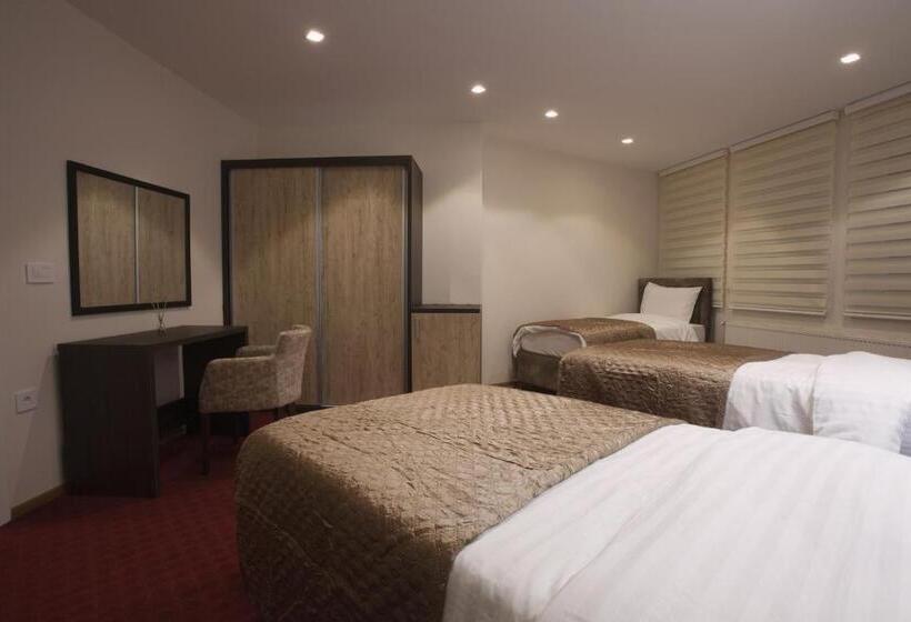 سوئیت با بالکن, Apartmani Brocat