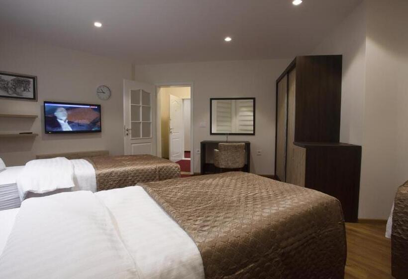 سوئیت با بالکن, Apartmani Brocat