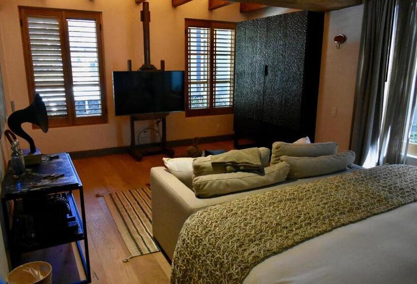 سوییت, La Casa Rodavento