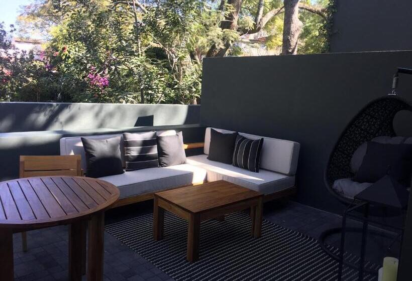 سوئیت با بالکن, La Casa Rodavento