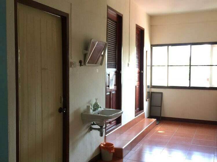 تختخواب در اتاق مشترک, Vestique Hostel