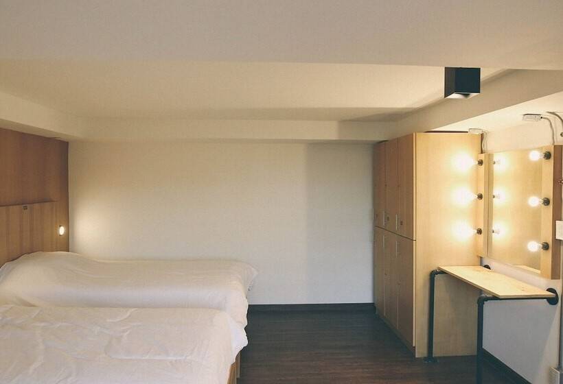 اتاق استاندارد سه نفره, Vestique Hostel