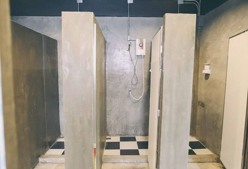 تختخواب در اتاق مشترک, Vestique Hostel