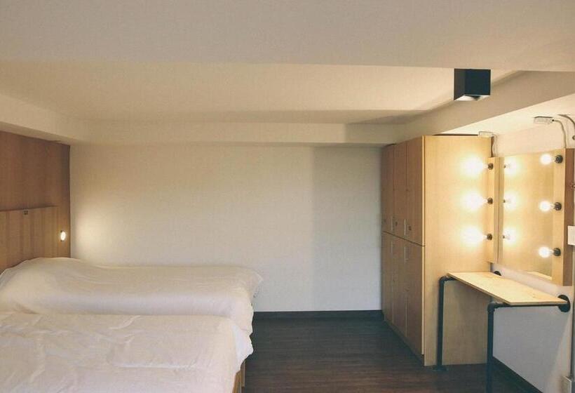اتاق استاندارد سه نفره, Vestique Hostel