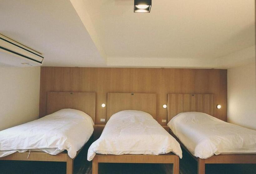 اتاق استاندارد سه نفره, Vestique Hostel