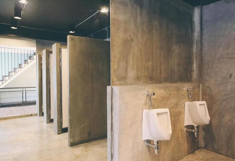تختخواب در اتاق مشترک, Vestique Hostel