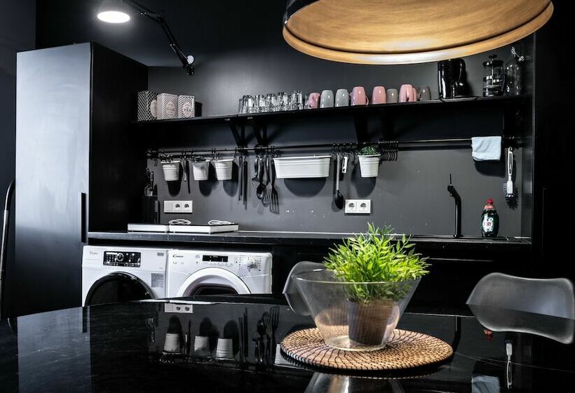 اتاق استاندارد با سرویس بهداشتی مشترک, Au44 Hostel