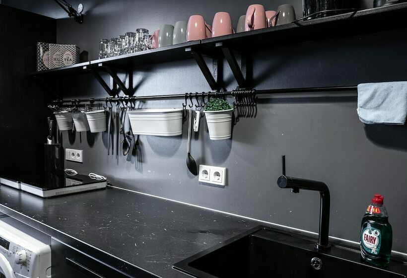 اتاق استاندارد با سرویس بهداشتی مشترک, Au44 Hostel