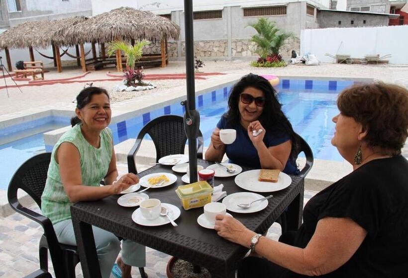 اتاق استاندارد چهار تخته, Fogata Hostel