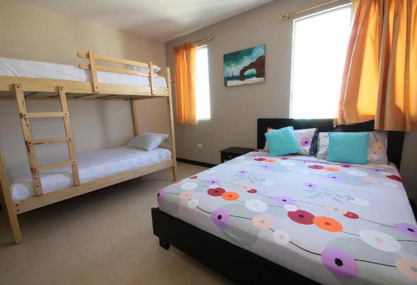 اتاق استاندارد چهار تخته, Fogata Hostel