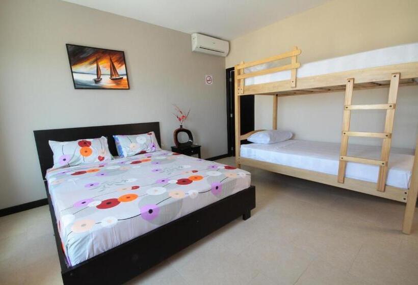 اتاق استاندارد چهار تخته, Fogata Hostel