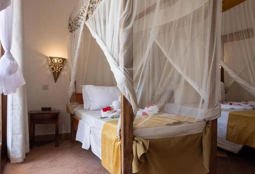 اتاق استاندارد سه تخته با بالکن, Nungwi Garden Boutique