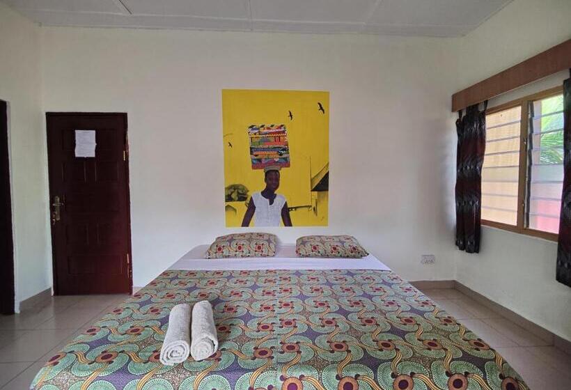 اتاق خانوادگی, Tumi Hostel