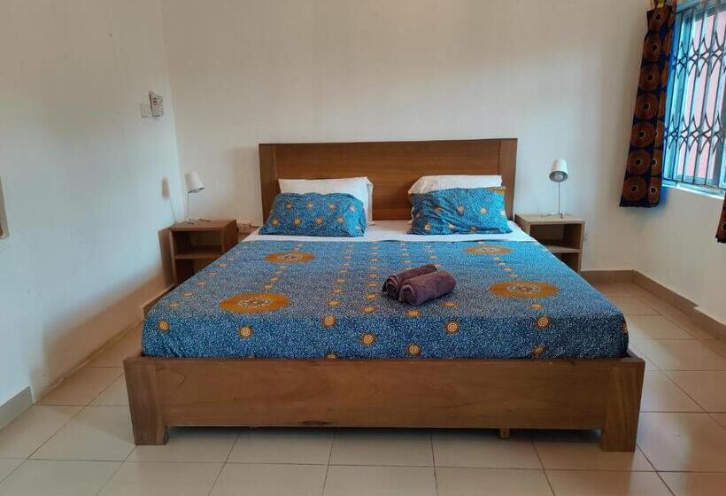 اتاق سوپریور با تخت بزرگ, Tumi Hostel