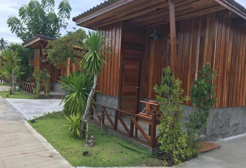 اتاق استاندارد با چشم‌انداز باغ, Chill Chill Resort