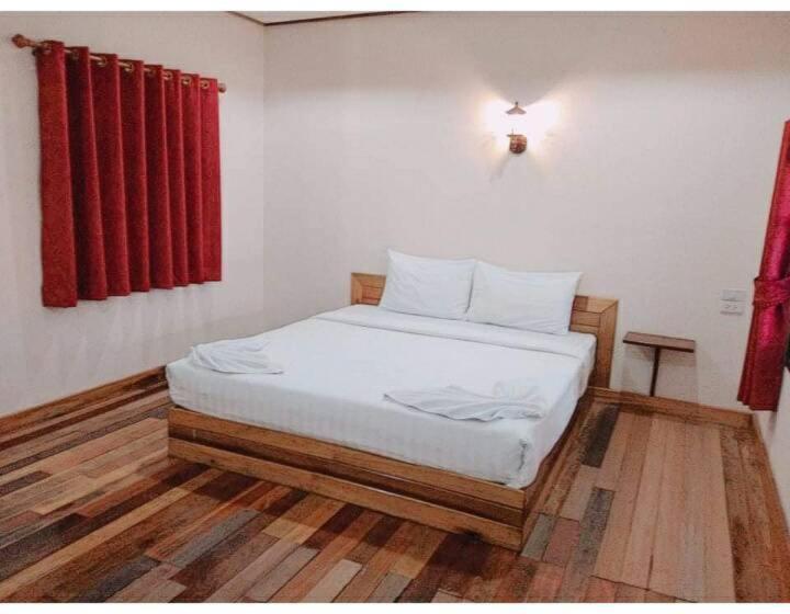اتاق لوکس, Chill Chill Resort