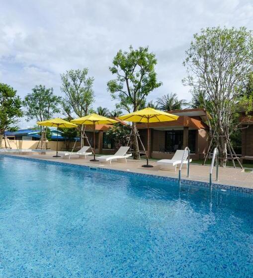 اتاق استاندارد با چشم‌انداز استخر, Golf Inn Resort