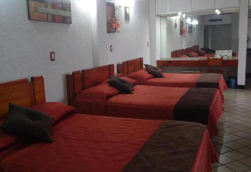 اتاق استاندارد سه نفره, Cabildos
