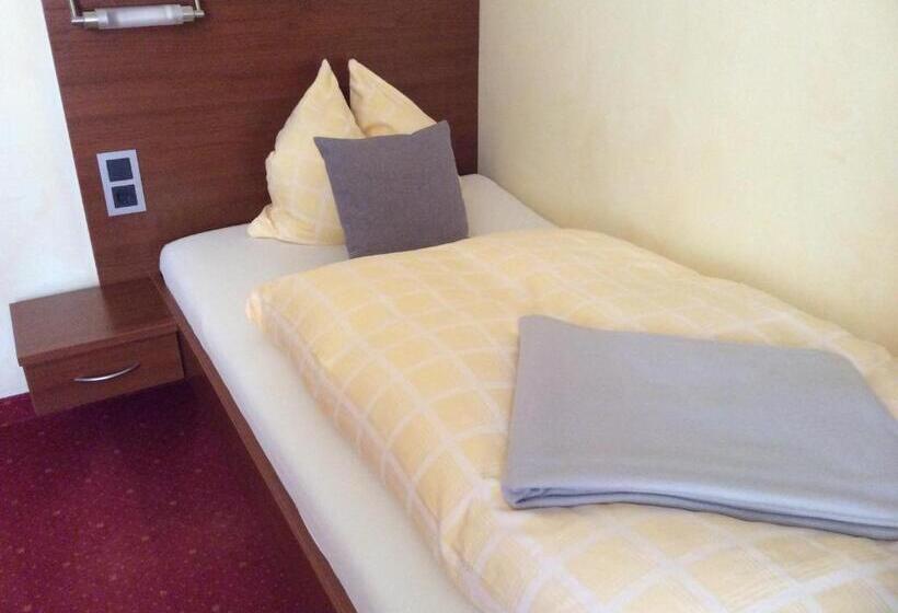 اتاق استاندارد یک نفره, Pension Berger