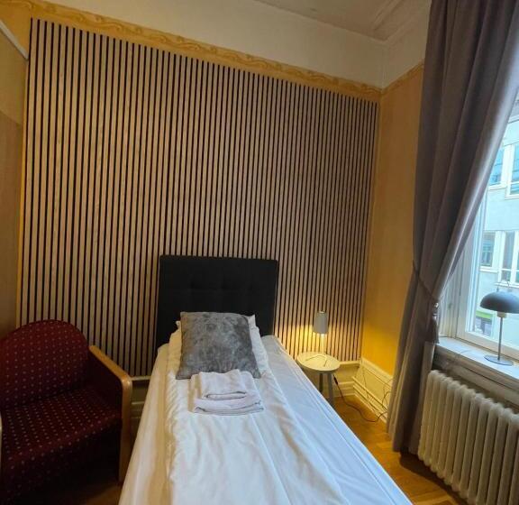 اتاق استاندارد یک نفره, Lilla Hotellet