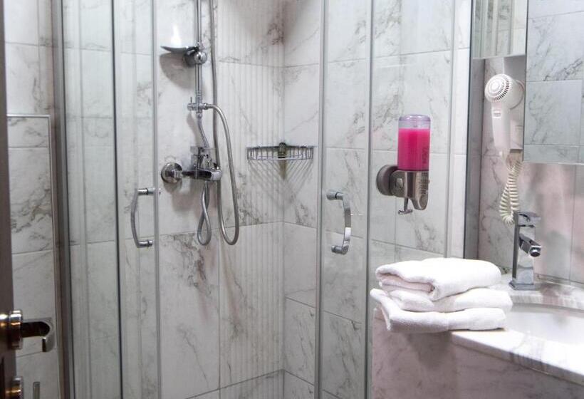 اتاق استاندارد سه نفره, Aen Hotel Old City