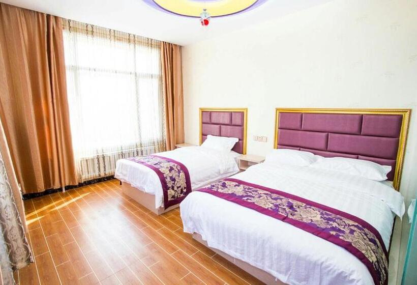 Habitación Familiar, 哈尔滨机场东方红运宾馆