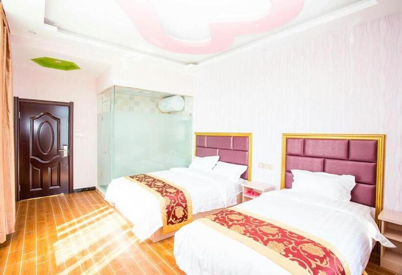 Habitación Familiar, 哈尔滨机场东方红运宾馆