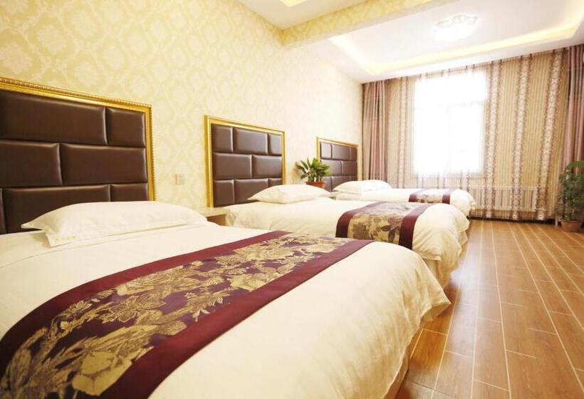 Habitación Triple Estándar, 哈尔滨机场东方红运宾馆