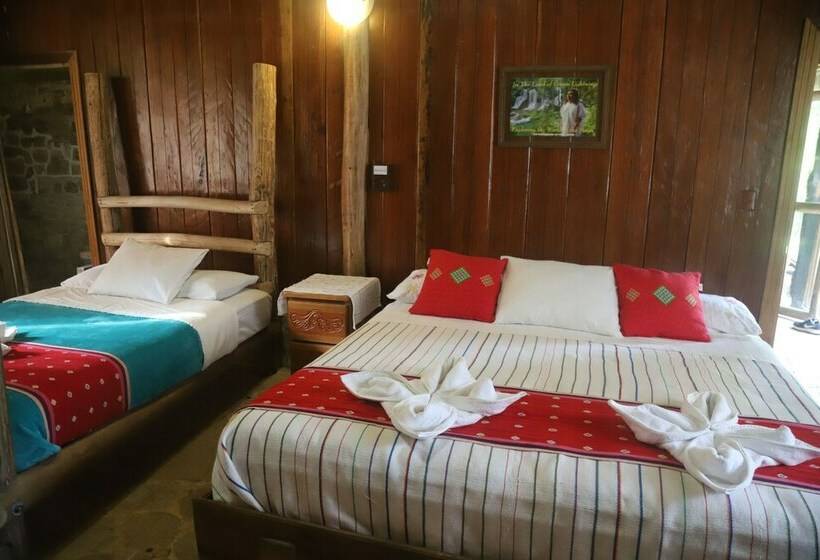 سوییت لوکس, Eco Hotel Sak Nok