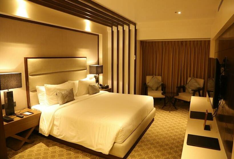 سوییت جونیور, Radisson Lucknow City Center