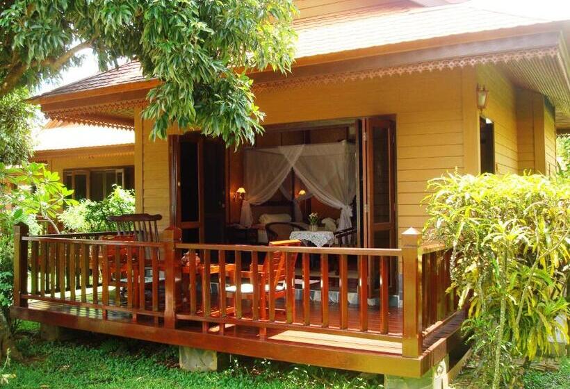 اتاق استاندارد با تخت بزرگ, Viang Yonok Hotel, Restaurant, Sports Club