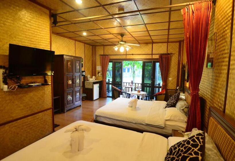 اتاق استاندارد با چشم‌انداز باغ, Viang Yonok Hotel, Restaurant, Sports Club