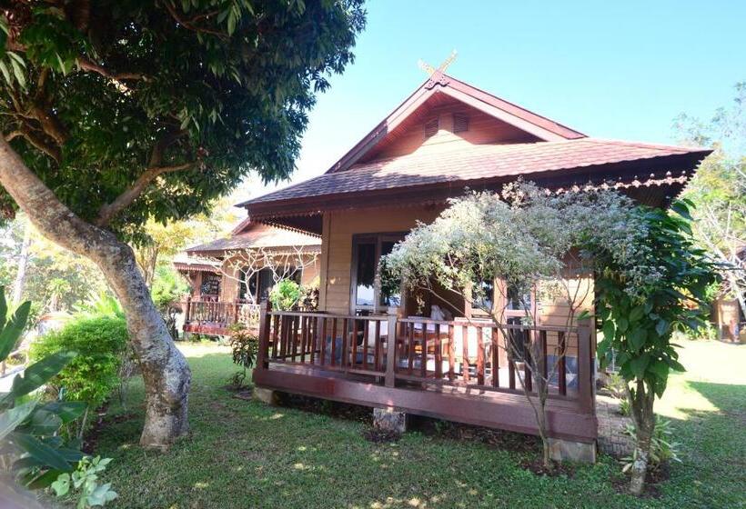 اتاق استاندارد با چشم‌انداز دریاچه, Viang Yonok Hotel, Restaurant, Sports Club