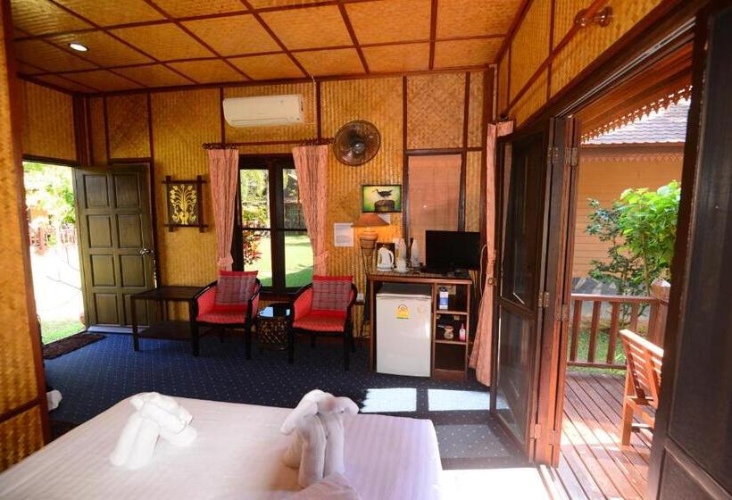 اتاق استاندارد با چشم‌انداز دریاچه, Viang Yonok Hotel, Restaurant, Sports Club
