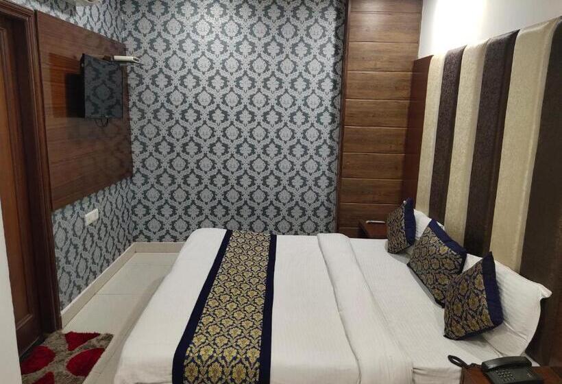 اتاق لوکس, 51