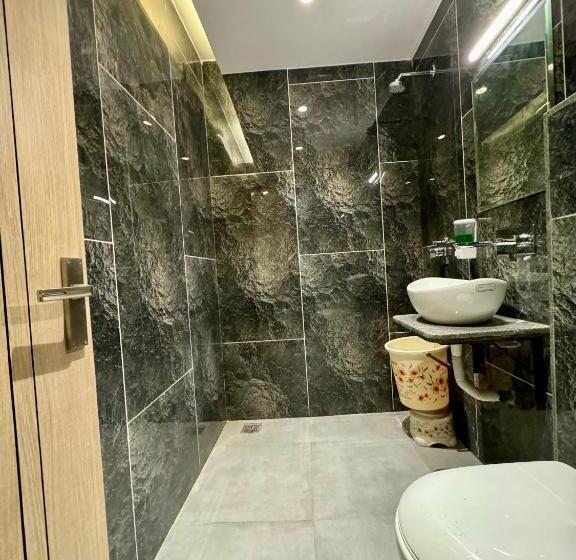 اتاق استاندارد سه نفره, 51