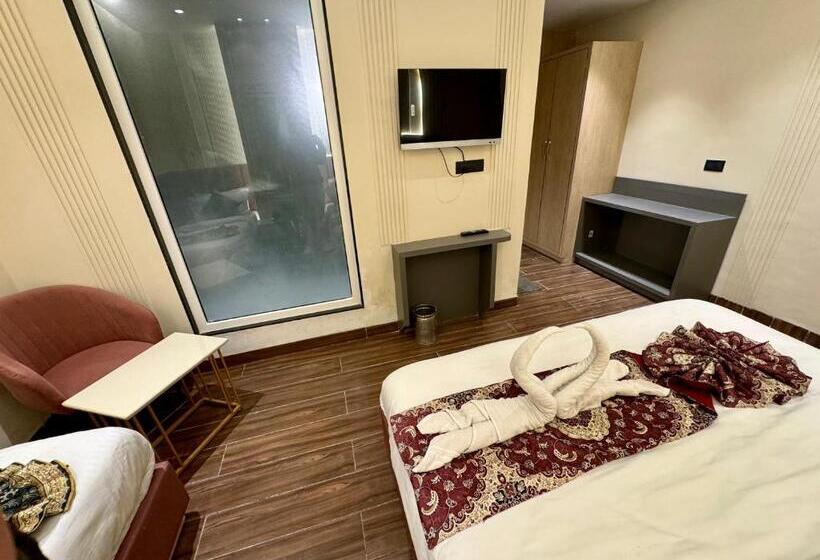 اتاق استاندارد سه نفره, 51