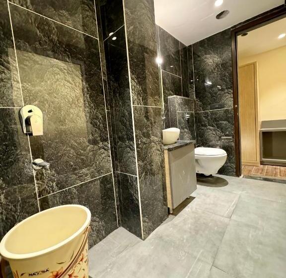 اتاق استاندارد سه نفره, 51
