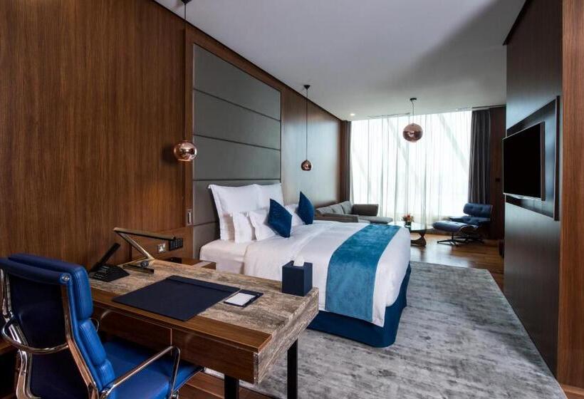 سوئیت جونیور با تخت بزرگ, Wyndham Grand Manama