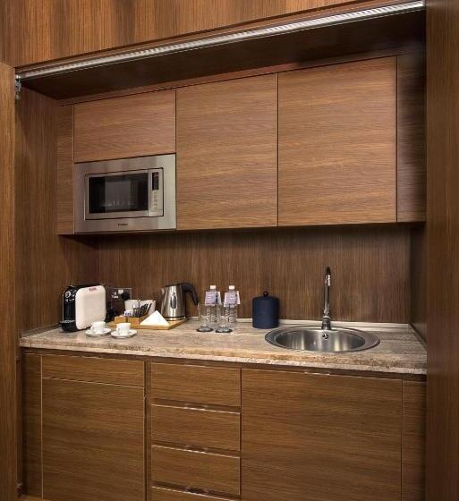 سوئیت جونیور با تخت بزرگ, Wyndham Grand Manama