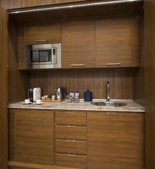 سوئیت با تخت بزرگ, Wyndham Grand Manama