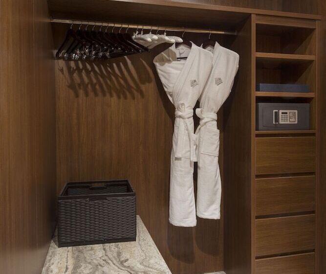 اتاق لوکس, Wyndham Grand Manama