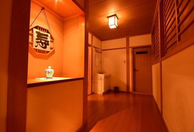 اتاق خانوادگی با سرویس بهداشتی مشترک, 高野山 宿坊 不動院  Koyasan Shukubo Fudoin