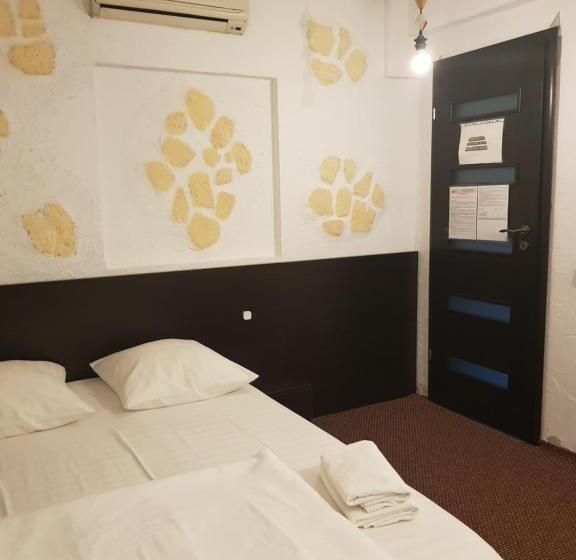 اتاق استاندارد, Mpoint Motel